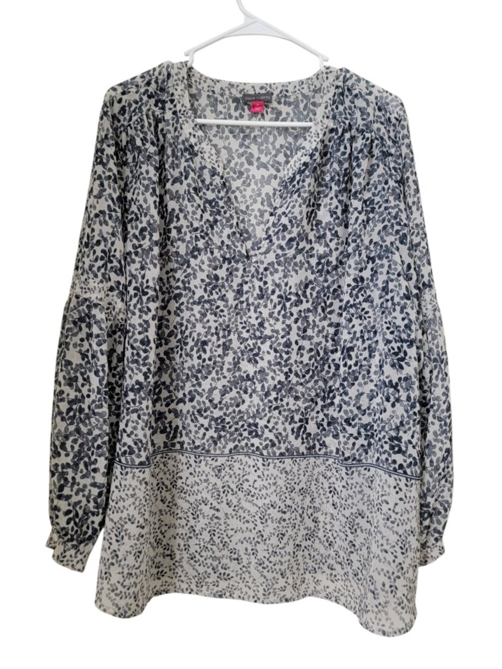 Vince Camuto Size 3X Tranquil Petals Semi-Sheer Blouse Split Neck Gray Floral